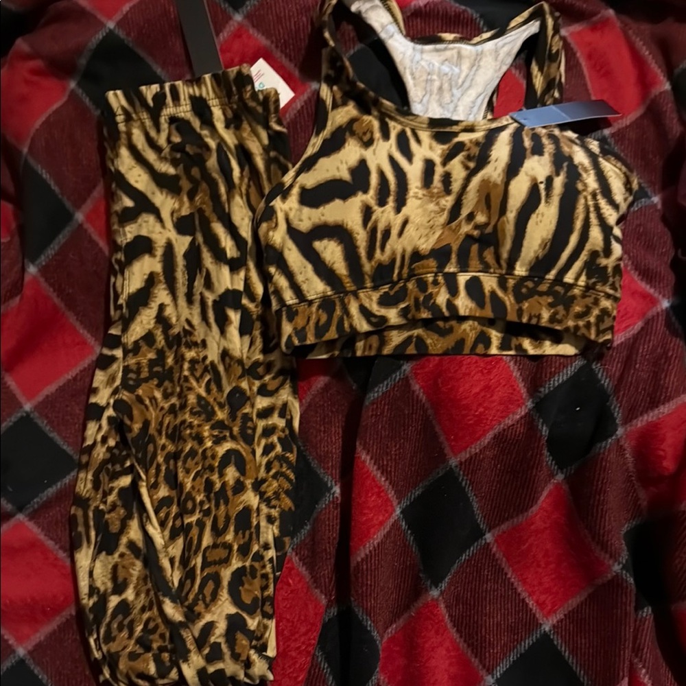 Leopard 2 piece set